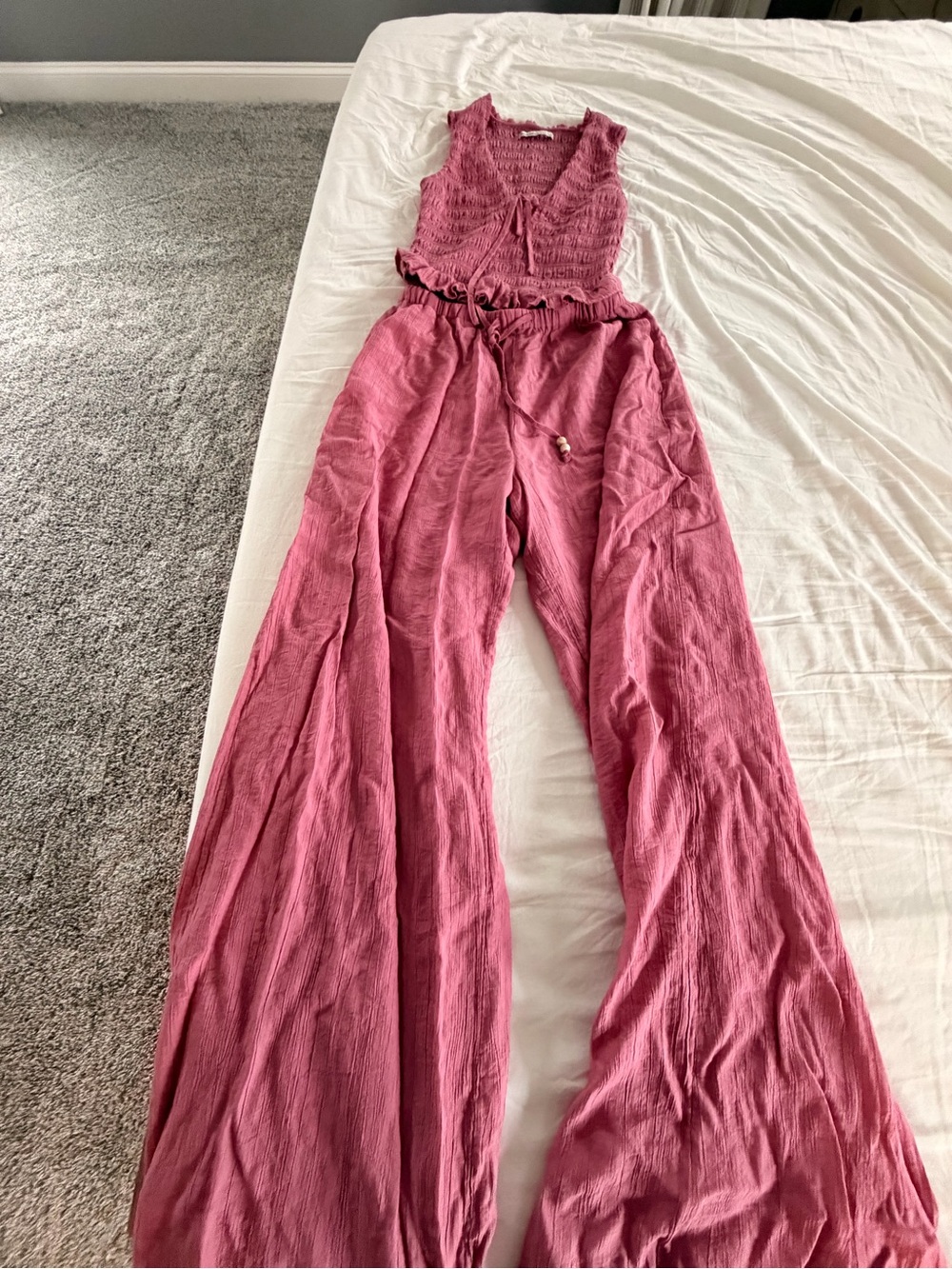 Abercrombie & Fitch Rose-Pink Sleeveless Smocked top and pants set - Picture 4 of 4